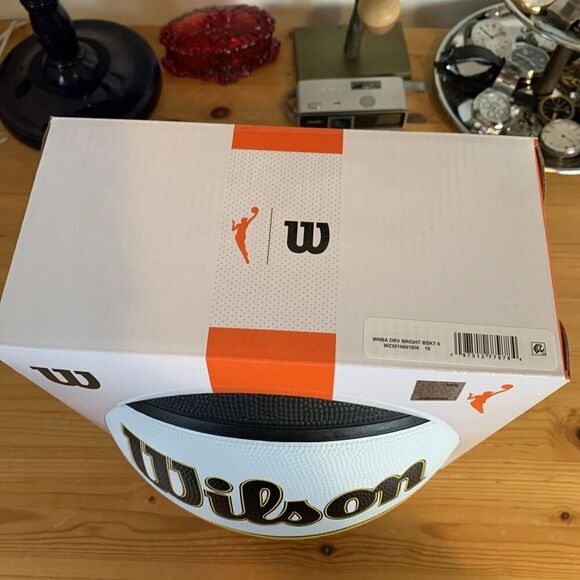 Wilson CAITLIN CLARK Inspire WNBA Basketball Tribute Size 6 ROY Iowa Black - Picture 5 of 6